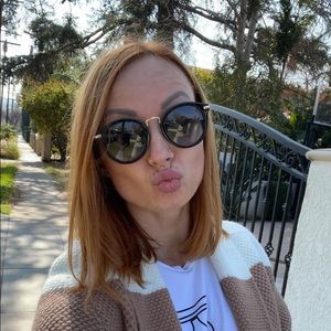 Meet your Posher, Julia